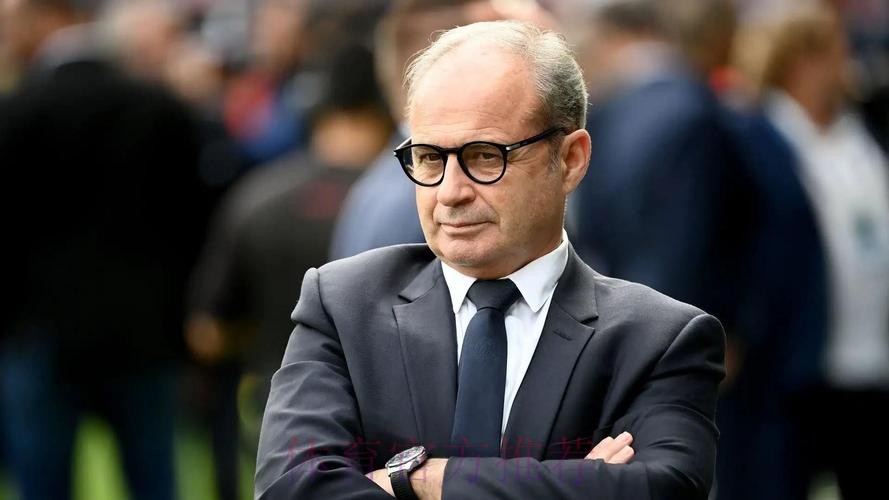 队报:巴黎总监坎波斯核心三人组解密,其中一人是泄密源头 队报:巴黎总监坎波斯核心三人组解密,其中一人是泄密源头